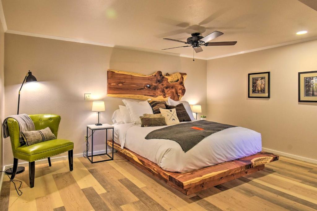 Luxe Cabin with Hot Tub on 5 Acres in Pearcy! - Image 7