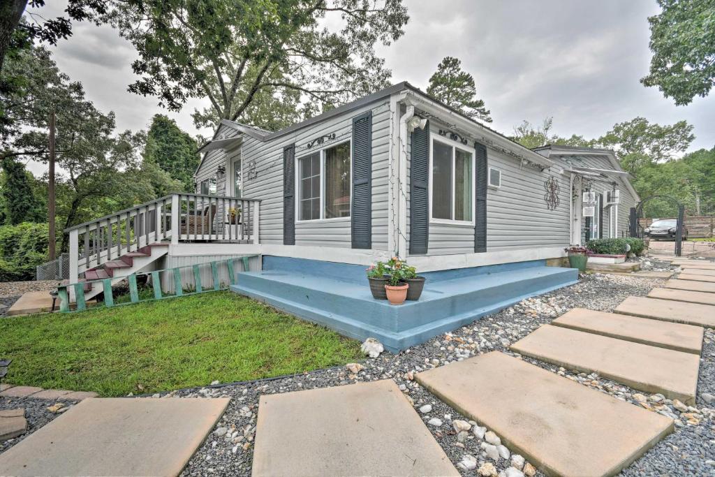 Hot Tub (Jacuzzi) - Photo 3