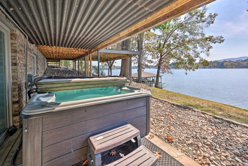 Hot Tub (Jacuzzi) - Photo 5