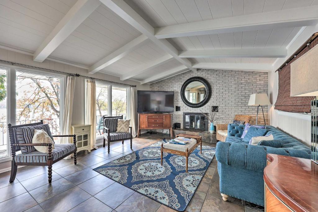 Hot Tub and Dock Lakefront Home in Hot Springs - Image 6