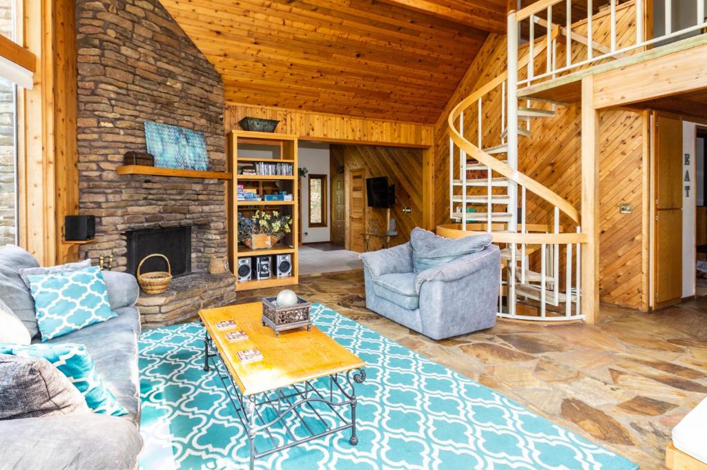 Lakefront with Hot Tub/Sauna-Beaver Lake,Arkansas