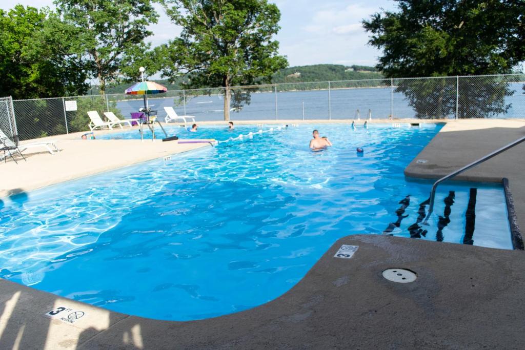 Lakefront with Hot Tub/Sauna-Beaver Lake,Arkansas - Image 4