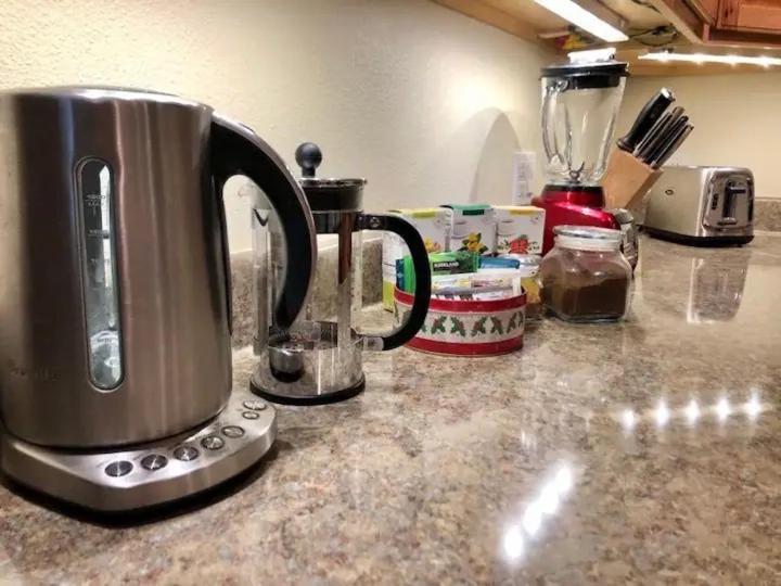 The Blue House - Image 5