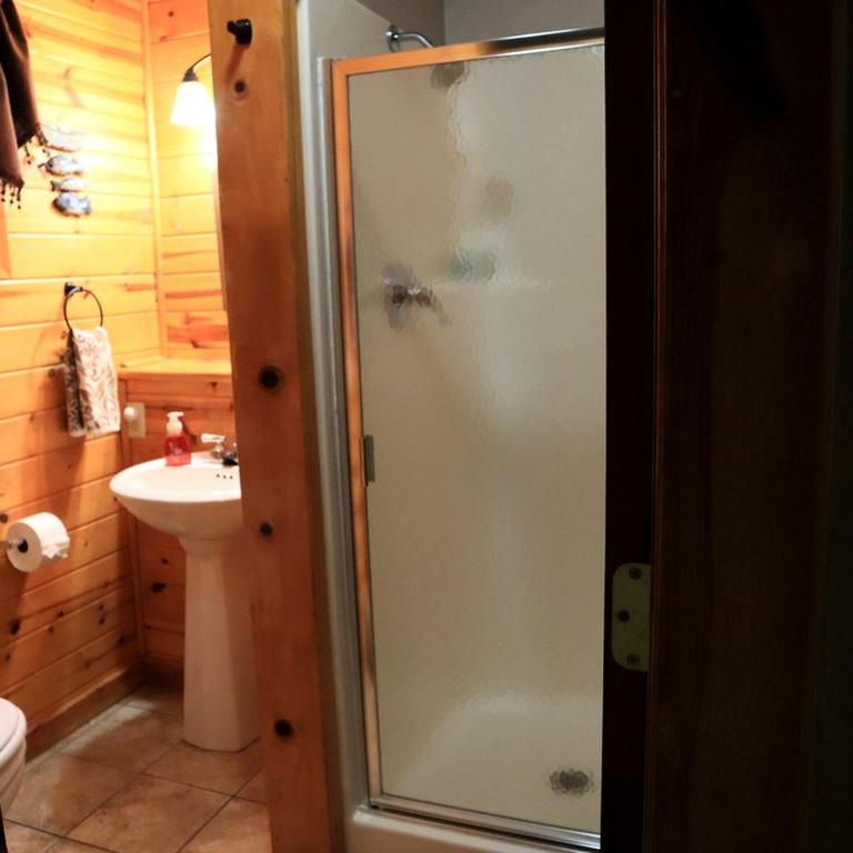 Riverfront Vacation Rental with Gas Fireplace in Eureka Springs, Arkansas - Image 7