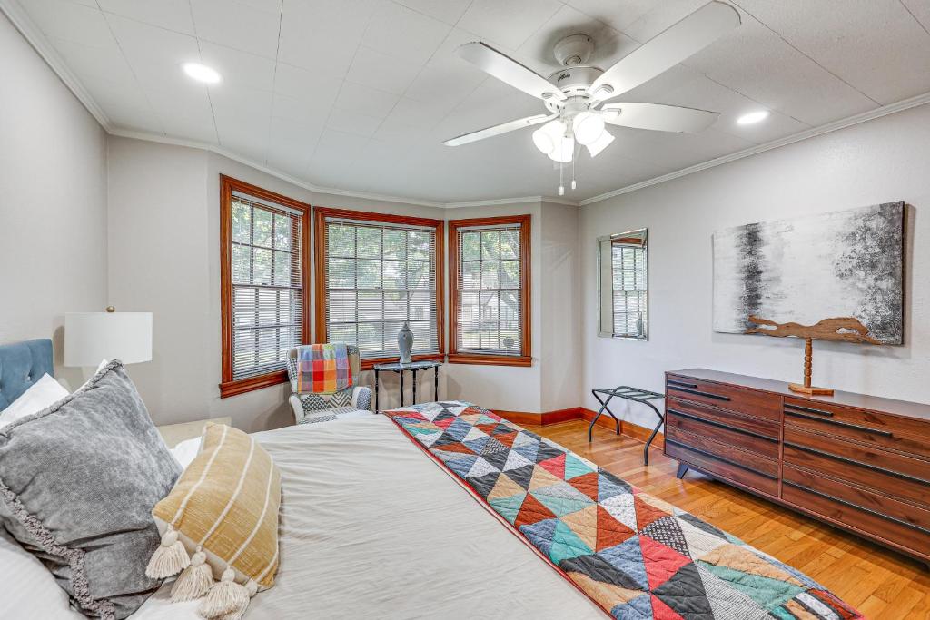 Walk to Oaklawn Racetrack Hot Springs Getaway! - Image 7