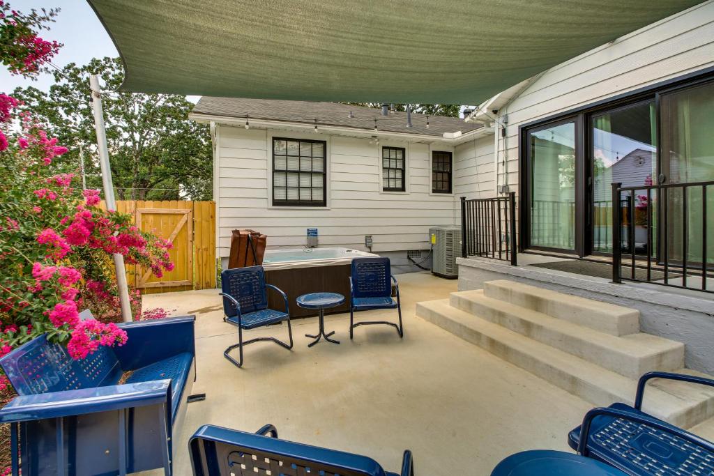 Hot Tub (Jacuzzi) - Photo 2