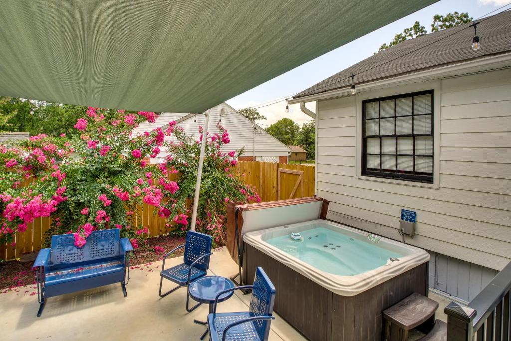 Hot Tub (Jacuzzi) - Photo 4