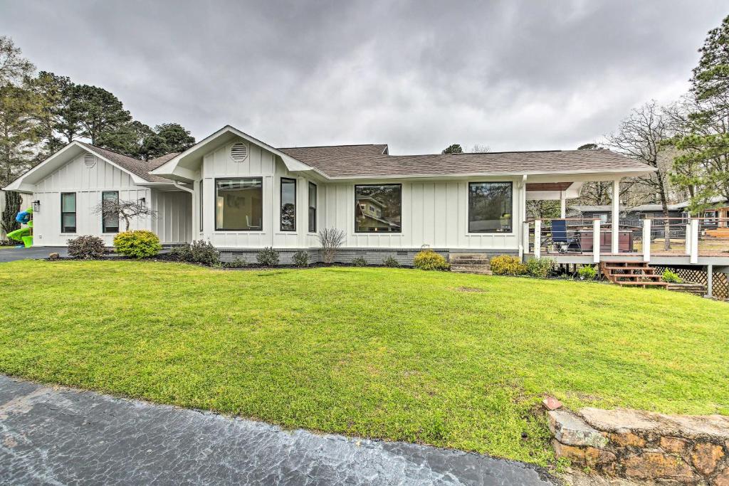 Boat Dock and Kayaks Waterfront Hot Springs Home!