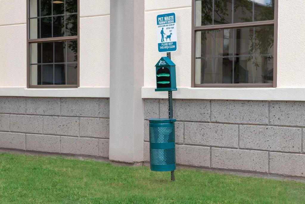 Hampton Inn Russellville - Image 8