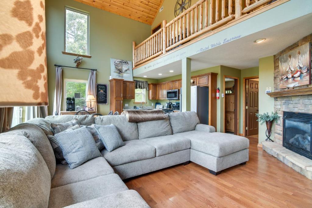 Hot Tub and Fire Pit! Lake-View Home in Blue Eye - Image 5