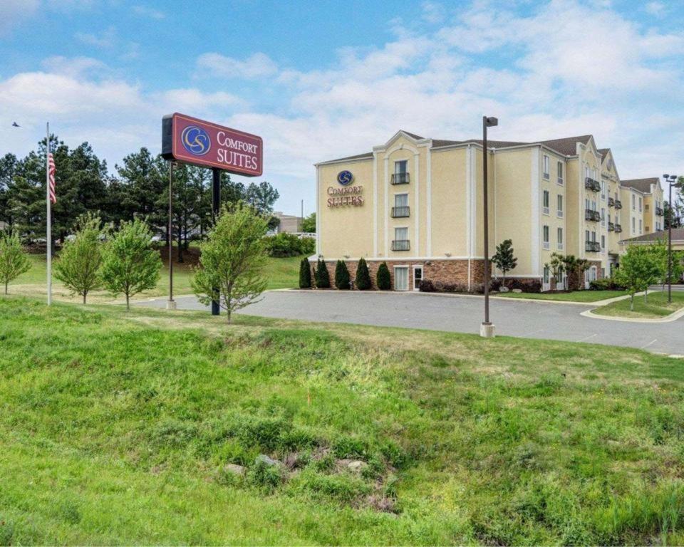 Comfort Suites near Hot Springs Park - Image 6