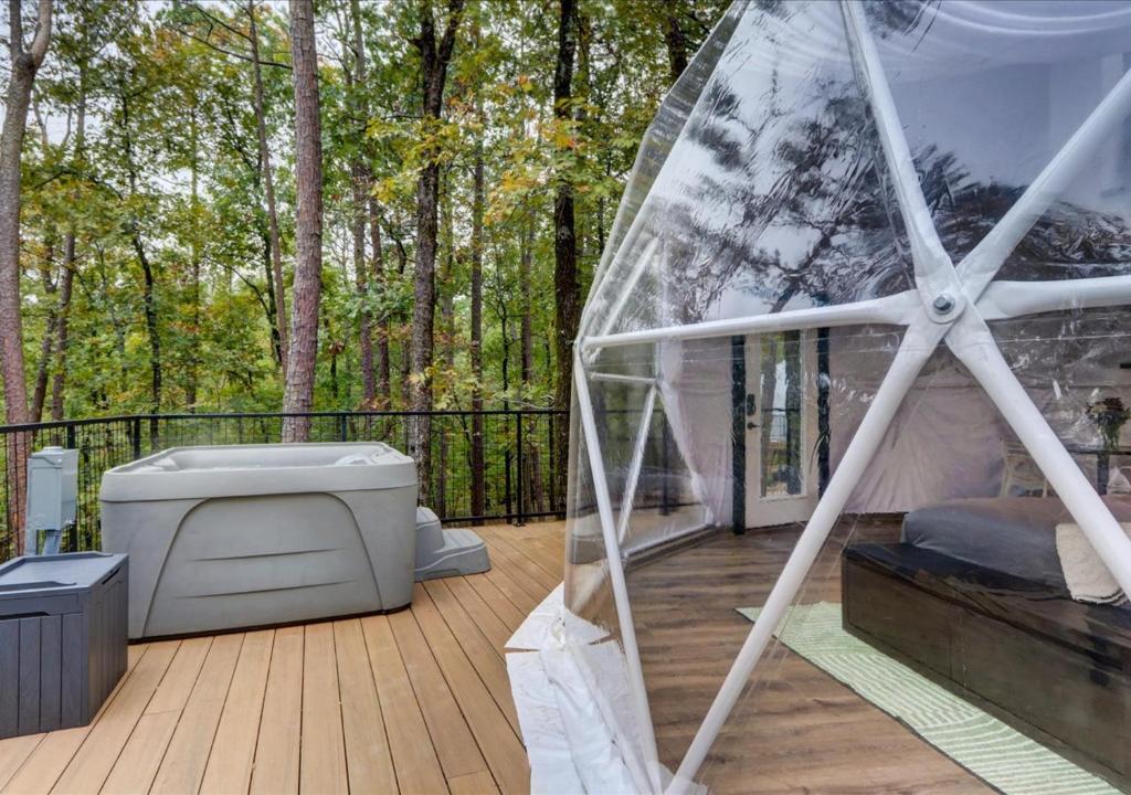 Hot Tub (Jacuzzi) - Photo 4