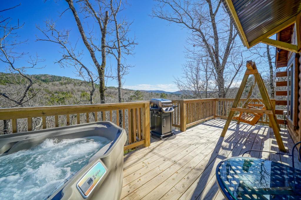 Hot Tub (Jacuzzi) - Photo 3