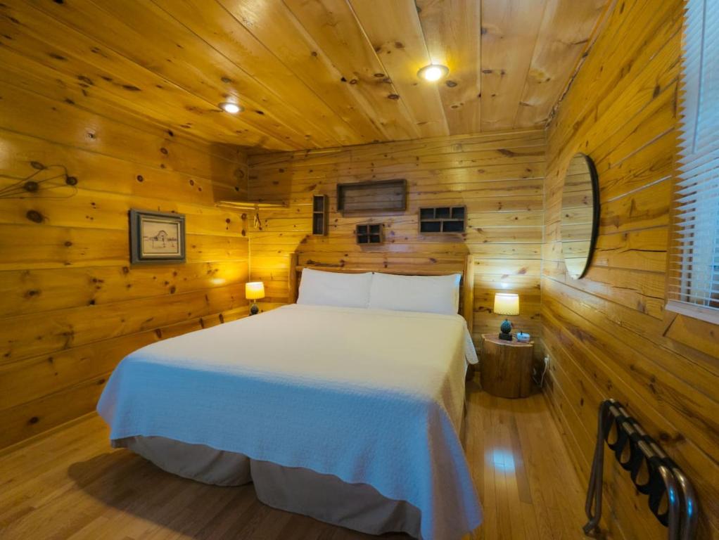 Wild Plum Cabin No.1 - Image 8