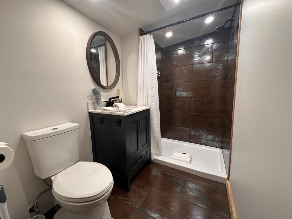 Hot Tub (Jacuzzi) - Photo 2