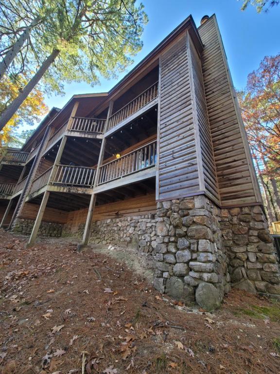 Bear Den on Lake Ouachita 2BR Condo at Mountain Harbor Resort - Image 8