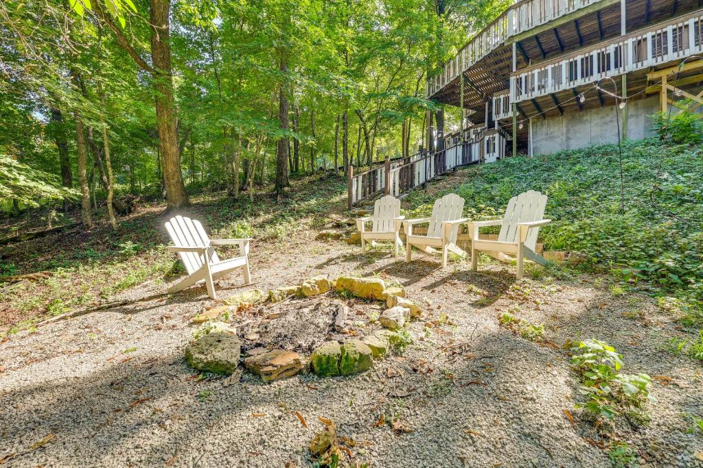 Hot Tub at Mountain-View Ozarks Retreat! - Image 6