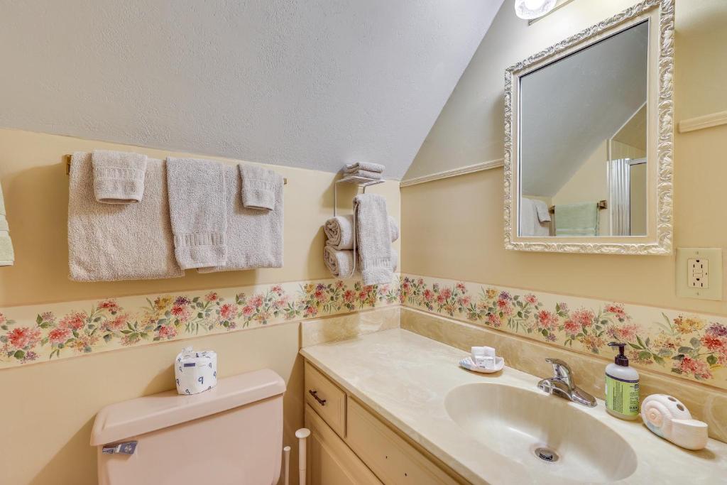 Hot Tub at Mountain-View Ozarks Retreat! - Image 8