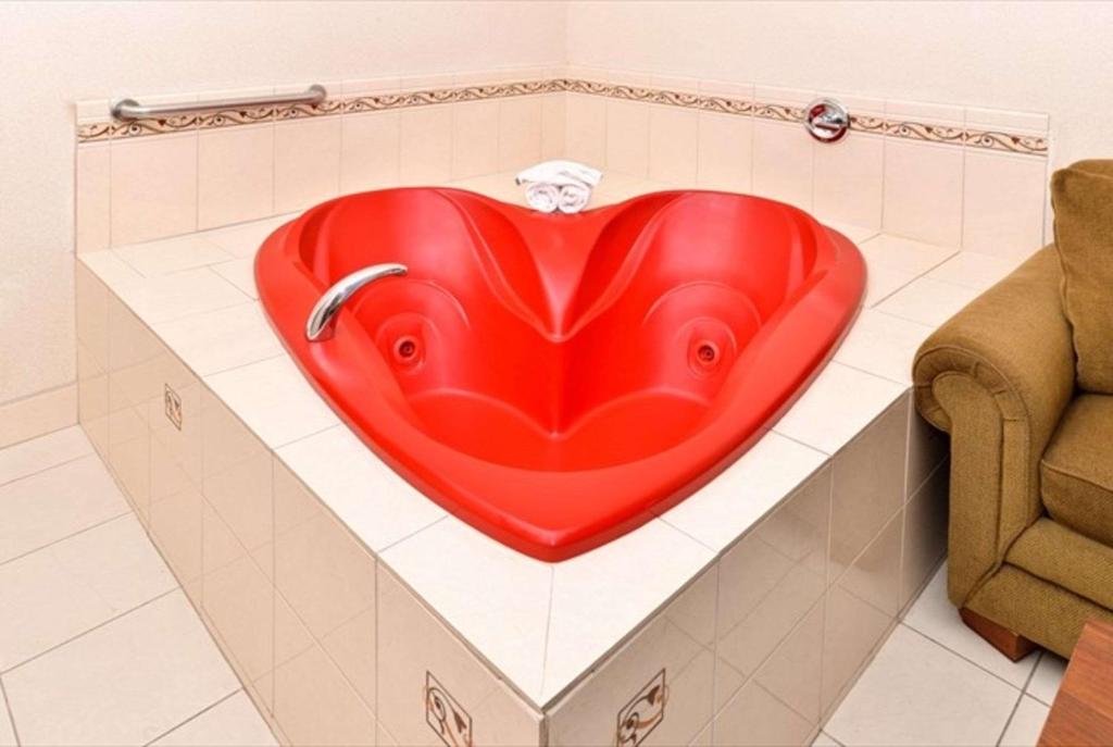 Hot Tub (Jacuzzi) - Photo 6