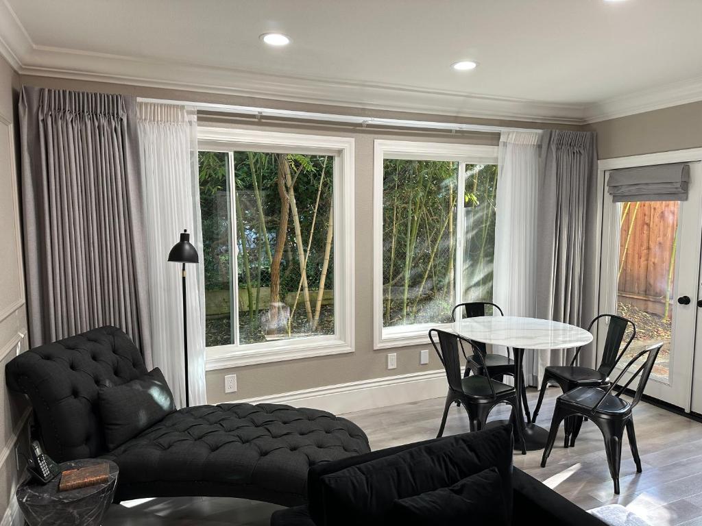 Inn at Depot Hill - Image 4