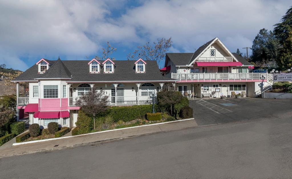 5th Street Inn - Image 7