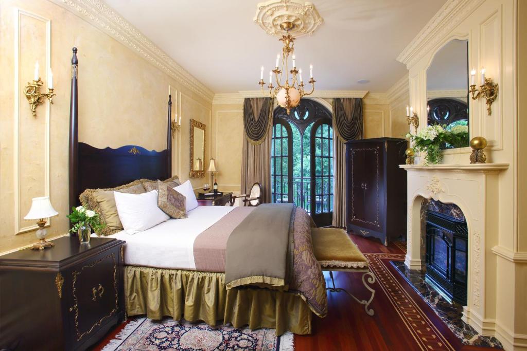 Ledson Hotel & Zina Lounge - Image 5