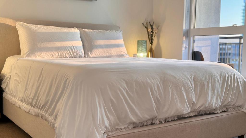 Wallace Luxurious - Image 8