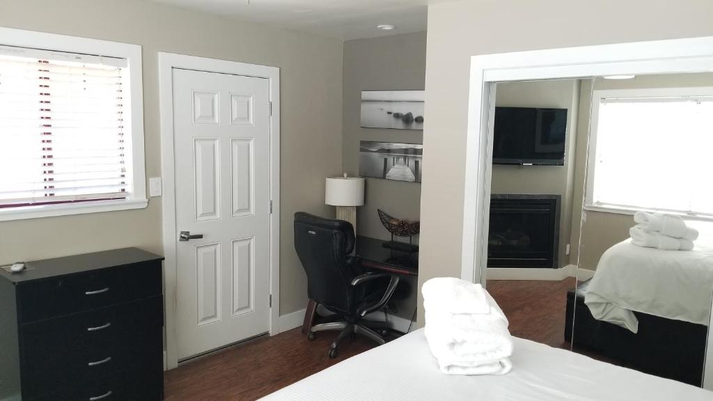 Gondola Lodge & Tahoe Beach Club - Image 6