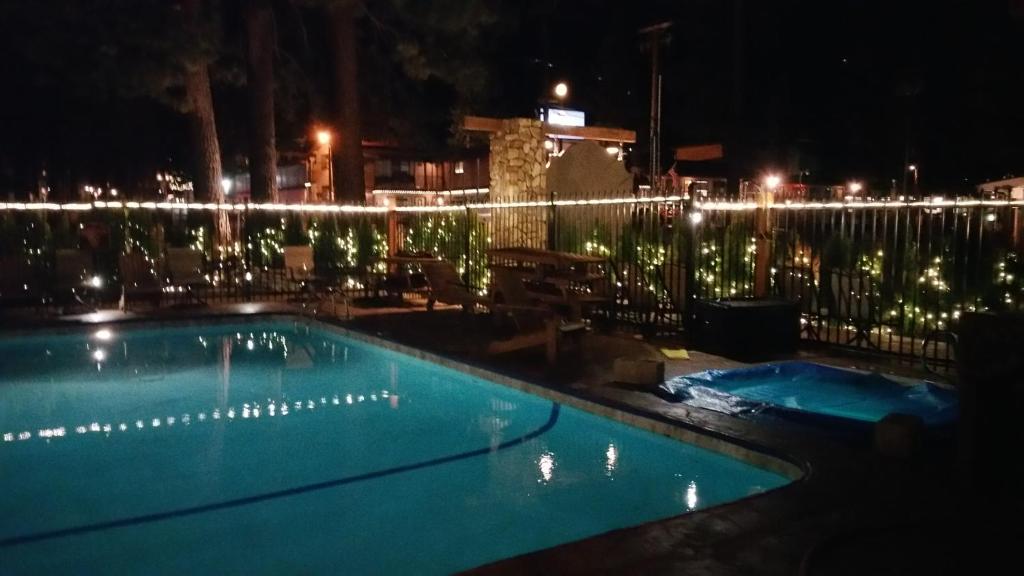 Hot Tub (Jacuzzi) - Photo 3