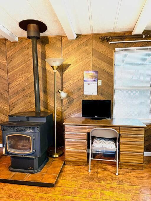 Green Cabin in Midpines - Image 5