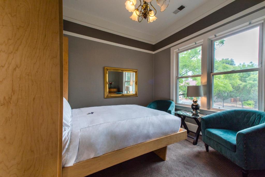 Inn St Helena - Image 6