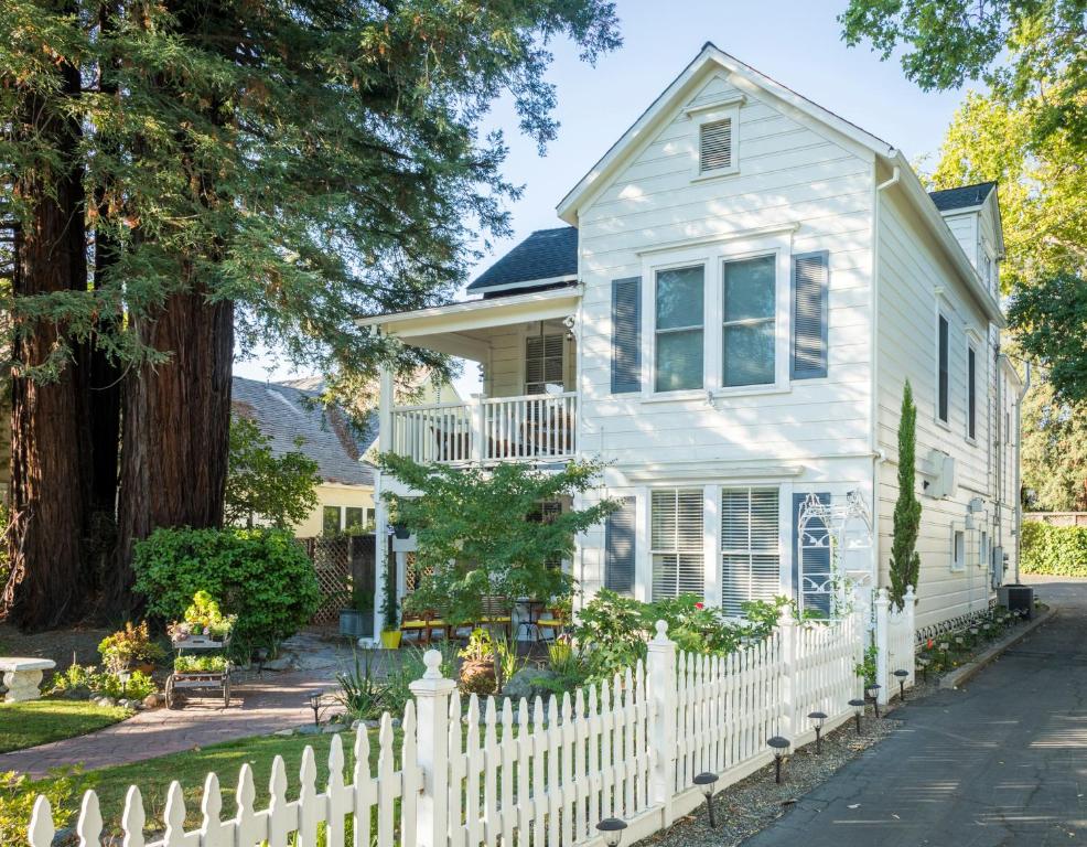 Inn St Helena - Image 5