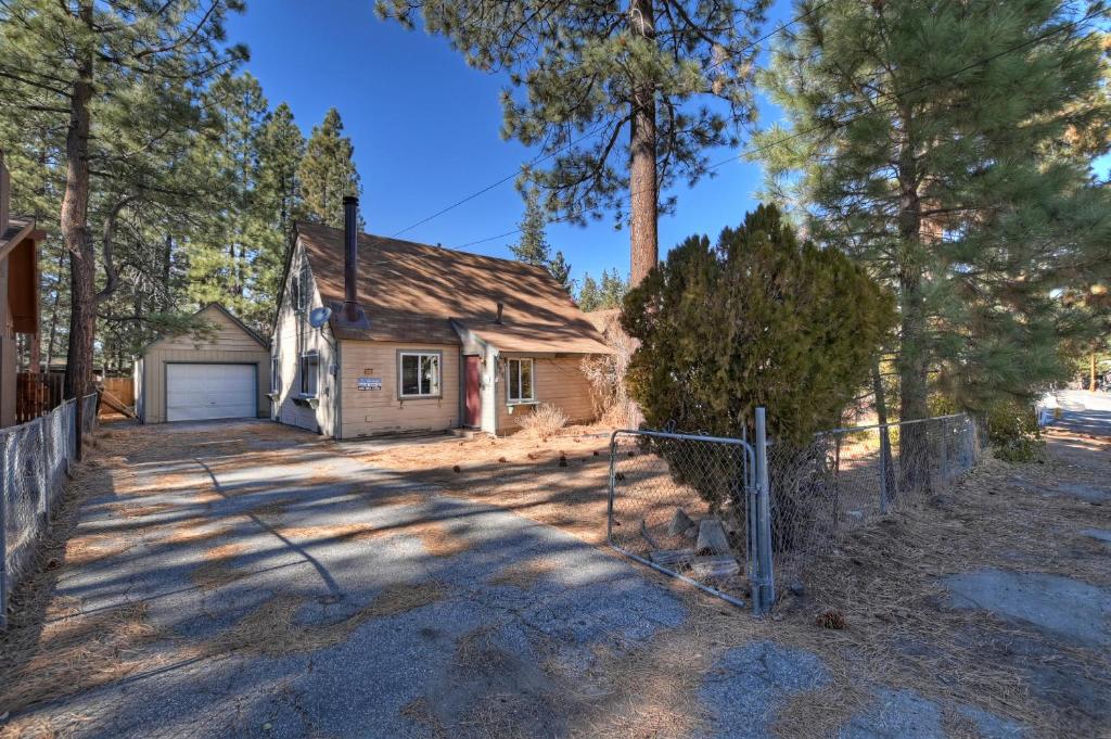 NEW- Red Robin W hot tub - Image 6