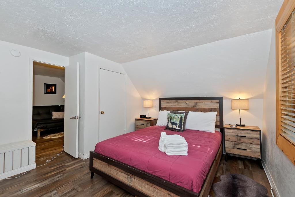 NEW- Red Robin W hot tub - Image 7