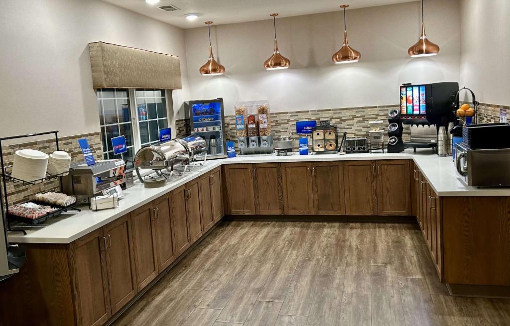 Best Western Country Inn - Image 5