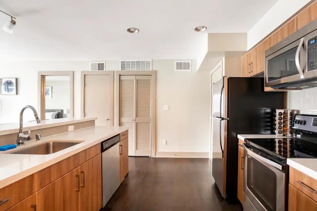 Harbor Views ,Luxury Condo, Venice&Marina - Image 8