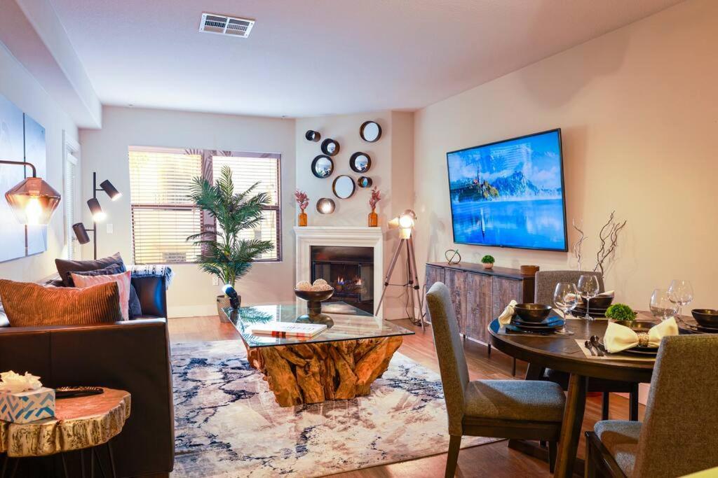 1 Bedroom XL Condo with King bed, Garden View, Parking Included - Image 4