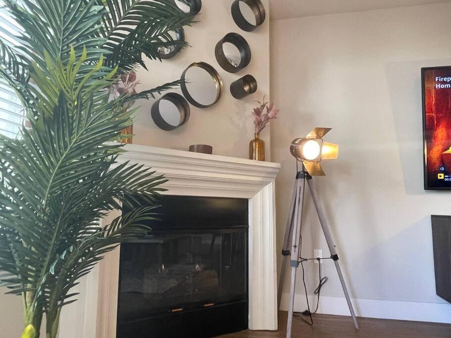 1 Bedroom XL Condo with King bed, Garden View, Parking Included - Image 8