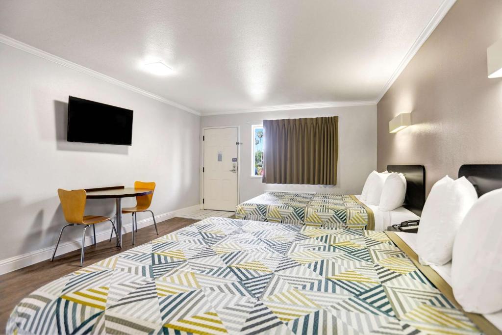 Motel 6-Lodi, CA - Image 6