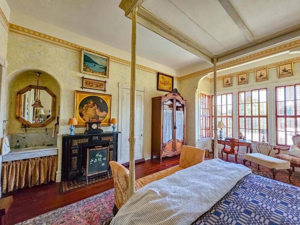 The JD Hyde Historic Inn - Image 7