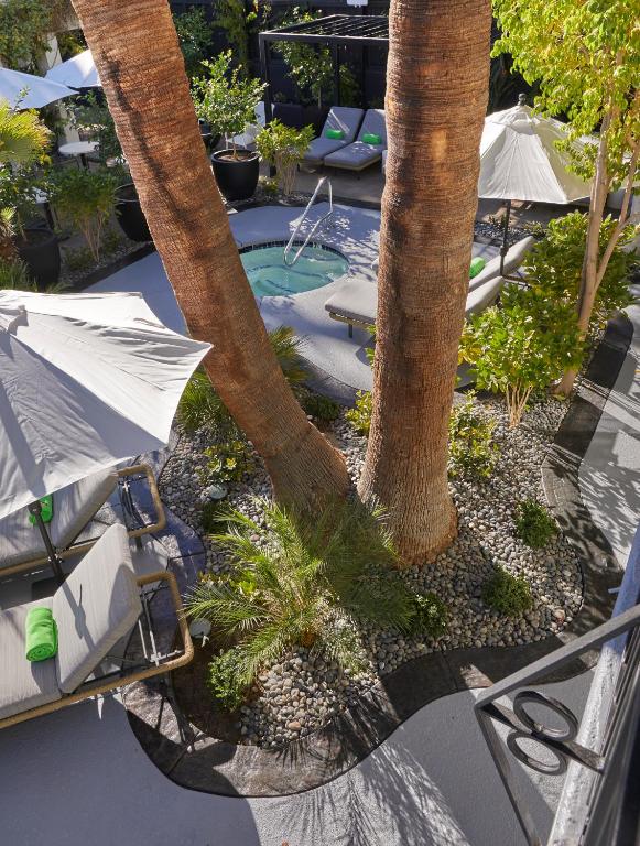 Hot Tub (Jacuzzi) - Photo 2