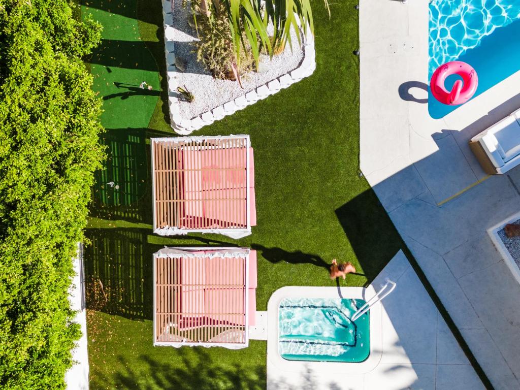 Hot Tub (Jacuzzi) - Photo 3