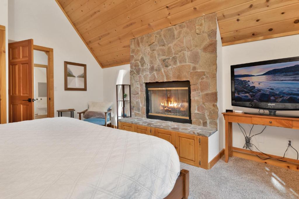 Green Canoe Cabin- Hot Tub- Smart TVs- BBQ- Relaxing Central Moonridge Chalet - Image 5