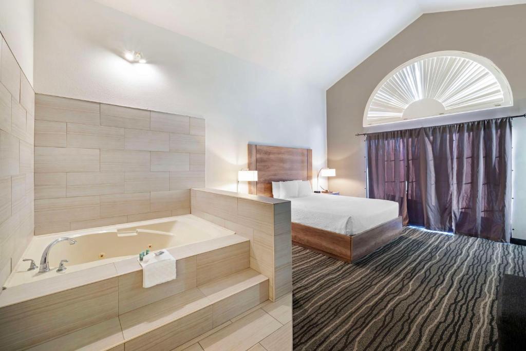 Best Western Posada Royale Hotel & Suites