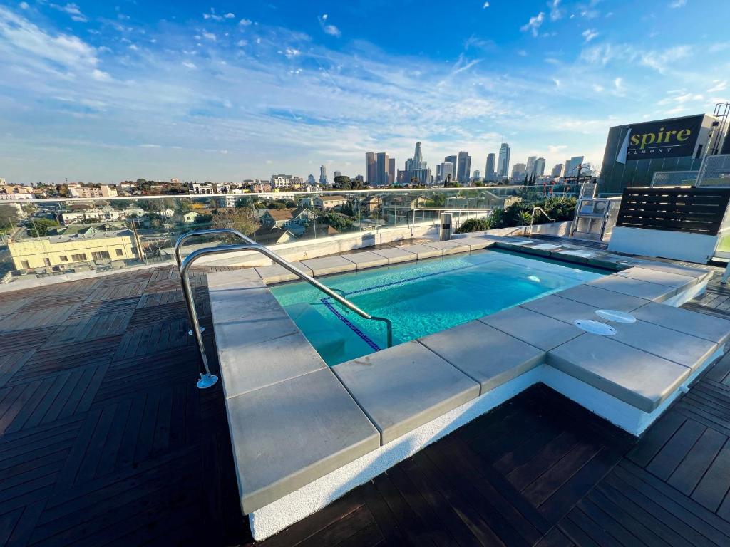 Downtown Los Angeles Skyline balcony view Modern Penthouse - Image 4
