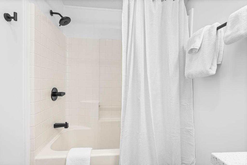 Cave Springs Resort - Image 4