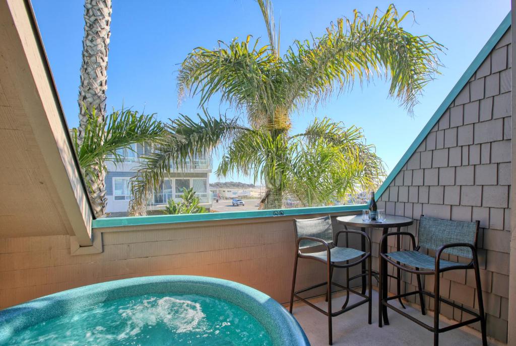 Hot Tub (Jacuzzi) - Photo 4