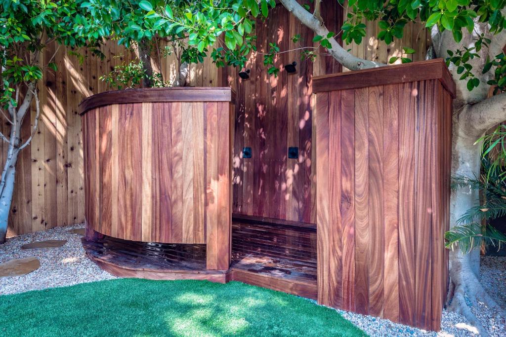 Hot Tub (Jacuzzi) - Photo 3