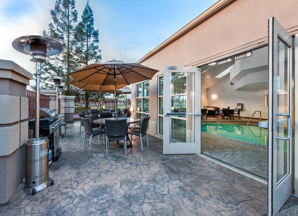 Holiday Inn Express Hotel & Suites San Jose-Morgan Hill by IHG - Image 4