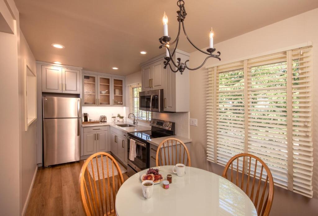 Horizon Inn & Ocean View Lodge - Image 4